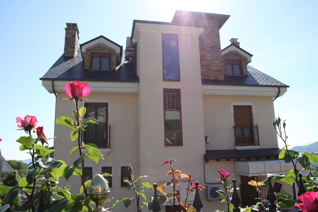Villa Mencia Corullon Bagian luar foto